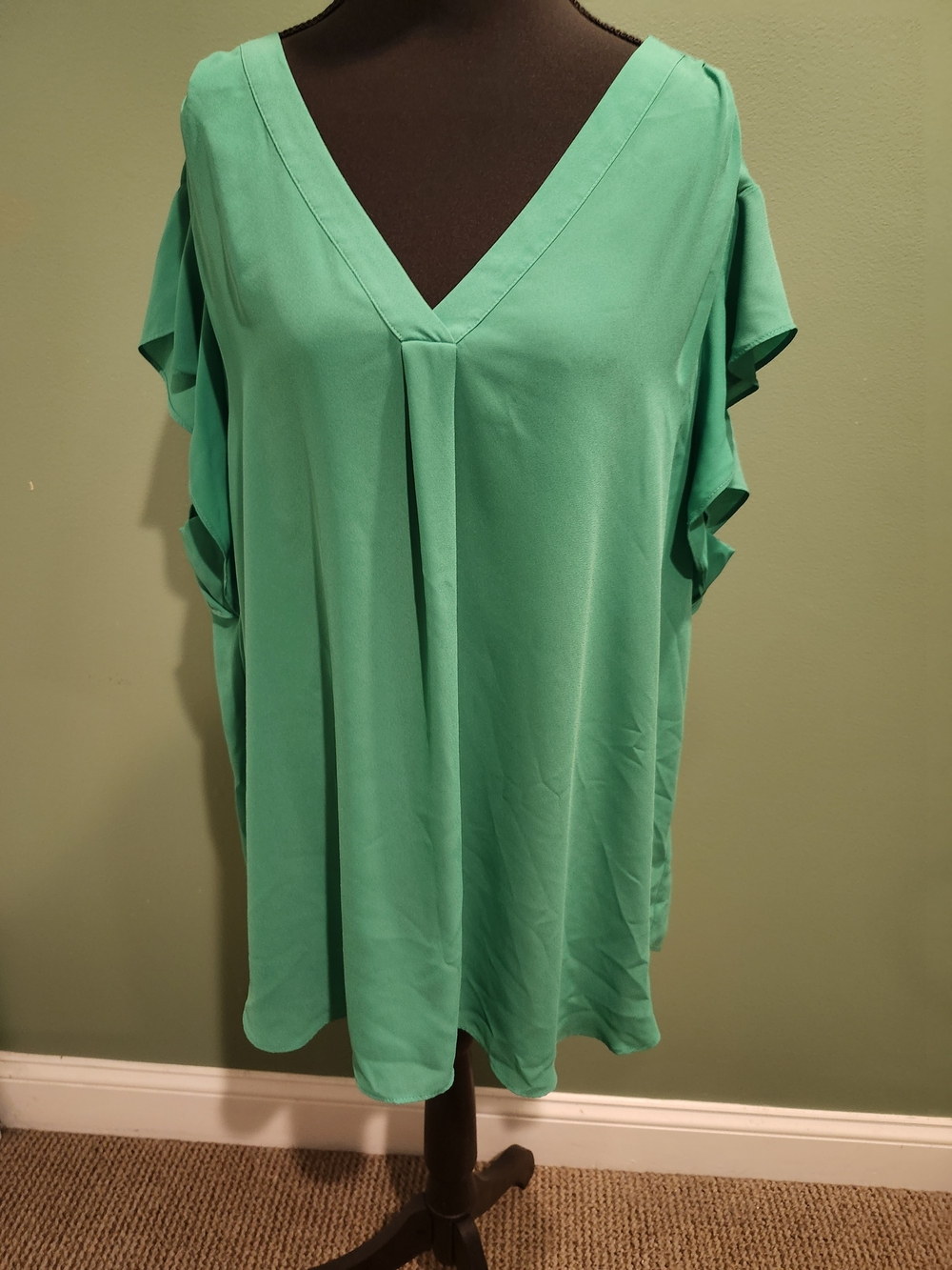 Chaus V-Neck Flutter Sleeve Tunic in Bright Green